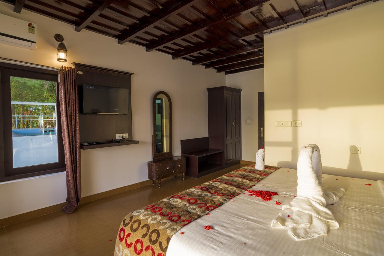 Warmth Lake Haven Alappuzha Exterior foto